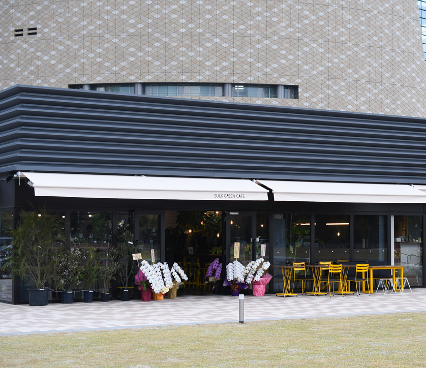 写真：SULK GREEN CAFE OSAKA外観