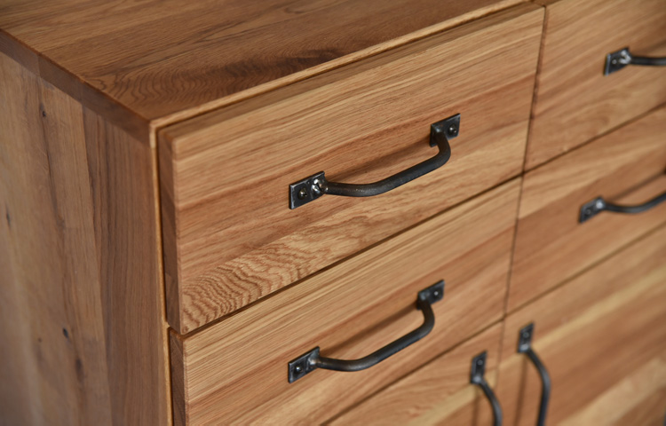 写真：木製の棚 OAK CABINET