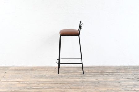 写真：BASIC HIGHCHAIR – Leather seat