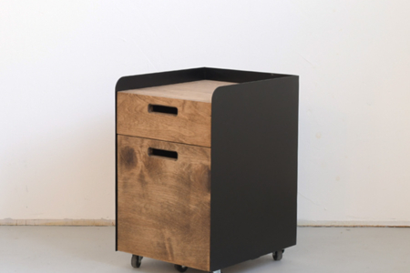 写真：WOODとアイアンの組み合わせ「DRAWER WAGON」