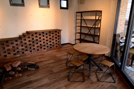 写真：什器搬入＆サイトリニューアル進展状況！