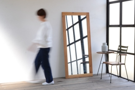 写真：Woodフレームミラーの撮影