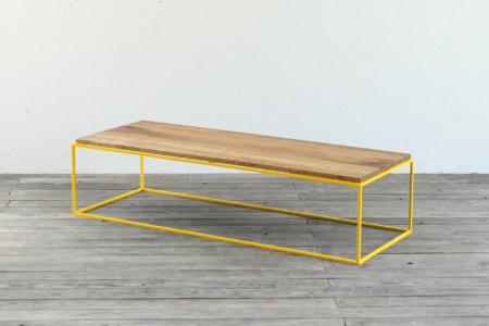 写真：TETRAGON TABLE