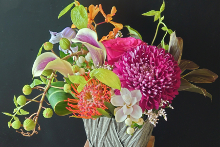 写真：7月生花アレンジメント（トロピカル系）のワークショップ開催