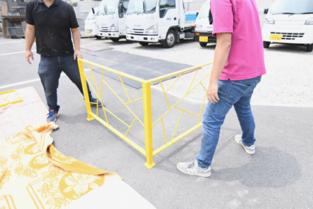 写真：Exterior fence– Spider webとラダーラック