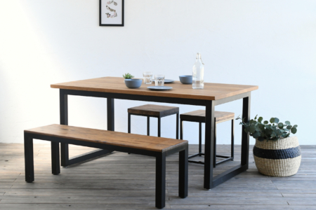 写真：SLUKTABLE – Square frame / OAK