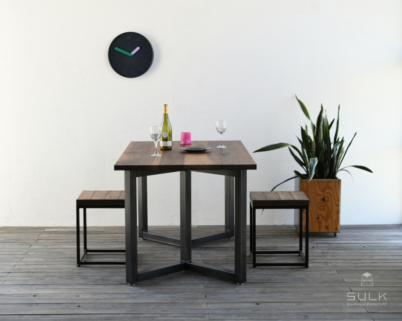 写真：DINING TABLE – Double rectangle frame / WALNUT