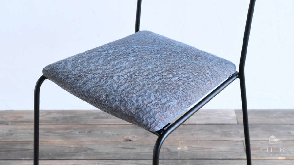 写真：BASIC ARMCHAIR – Fabric Seat
