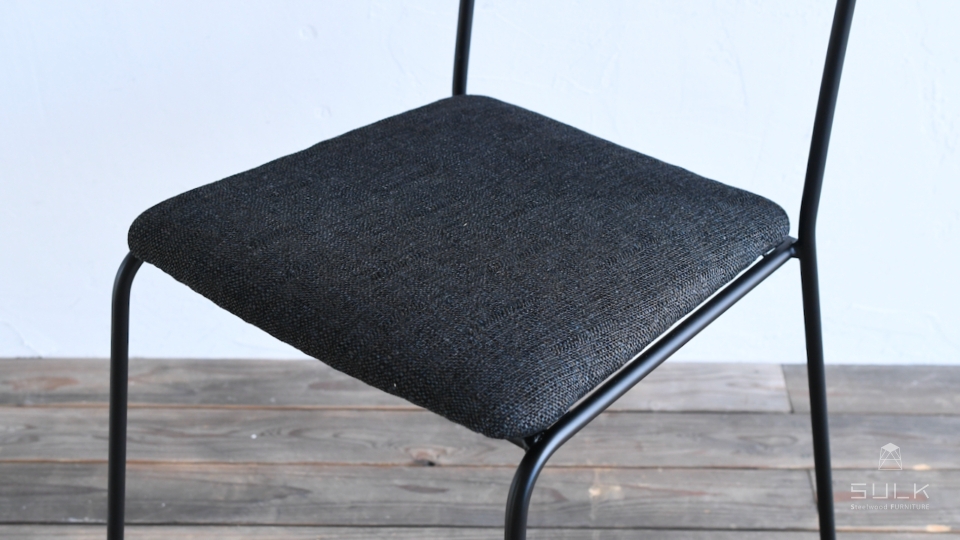 写真：BASIC CHAIR – Fabric seat