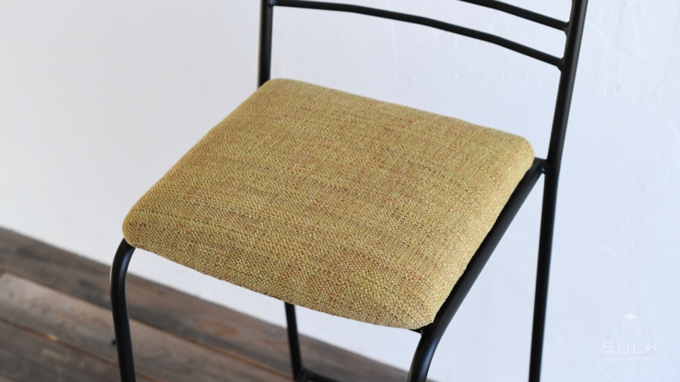 写真：BASIC HIGHCHAIR – Fabric seat