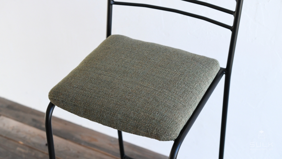 写真：BASIC HIGHCHAIR – Fabric seat