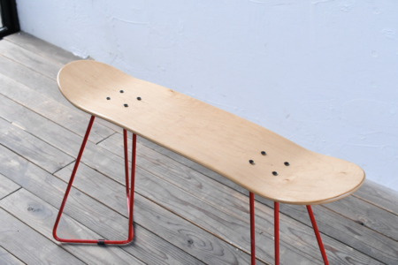 写真：SKATEBOARD STOOL