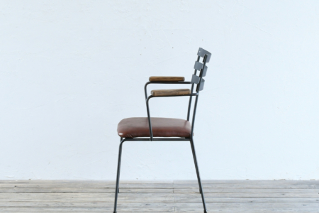 写真：BASIC ARMCHAIR – Leather Seat