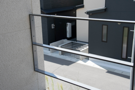 写真：大阪府伊丹市 Y様邸　階段、吹抜手摺、オーダーベンチ