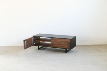 写真：IRON COVERD BOARD