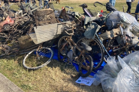 写真：池の水を抜く大作戦 in 家原大池公園