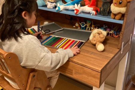 写真：娘のための手作りデスク