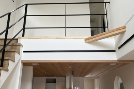 写真：大阪府和泉市 M様邸　階段、吹抜手摺