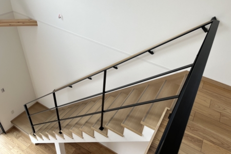 写真：大阪府和泉市 M様邸　階段、吹抜手摺