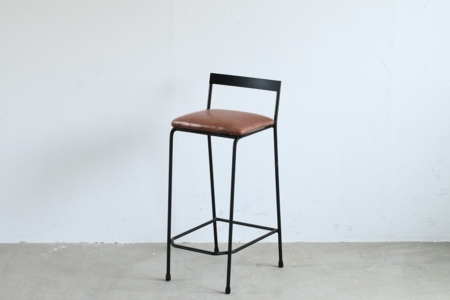 写真：レザーを使用した商品の材料入荷困難について