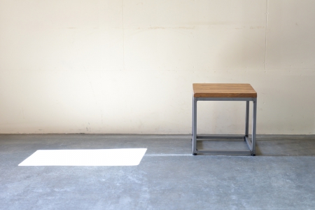 写真：テーブル？椅子？スツール？踏み台？CUBEくん